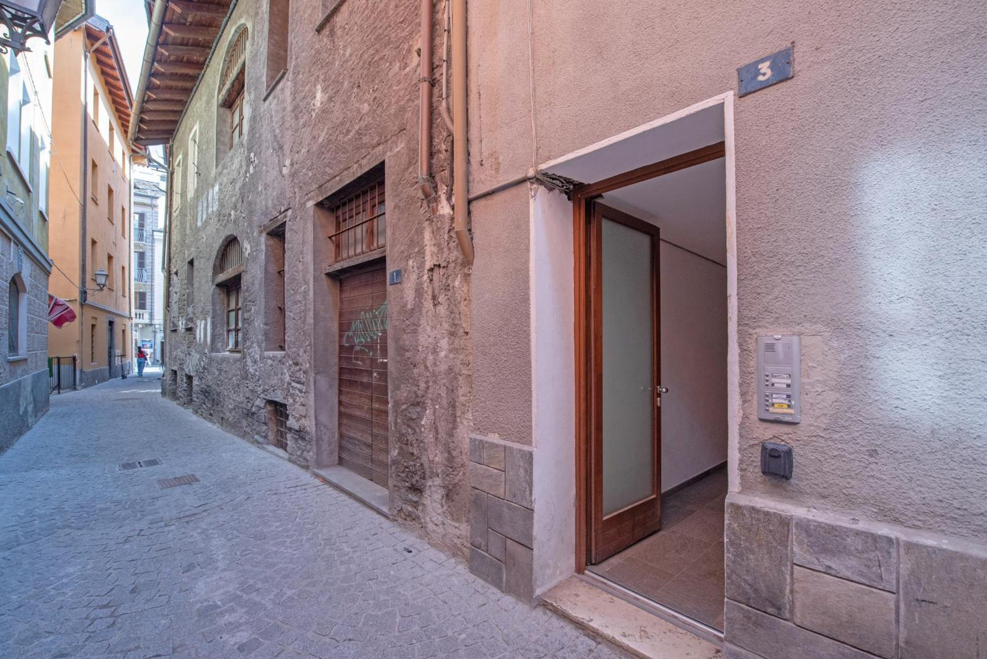 "Refuge De Claude" - Stile E Comfort Ad Aosta Centro Bagian luar foto